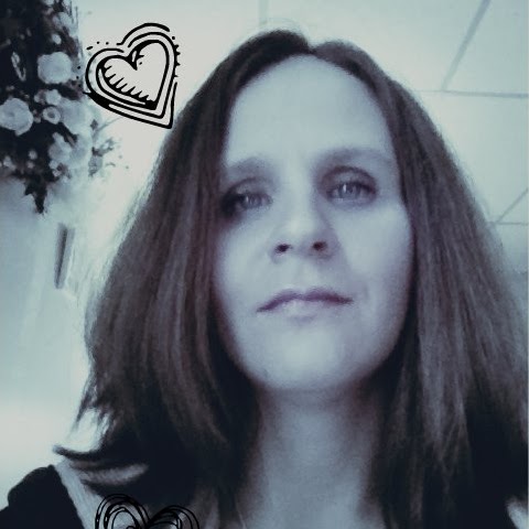 Stephanie Howells Photo 23