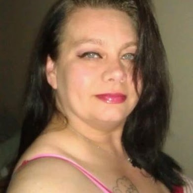 Lisa Thorne Photo 21