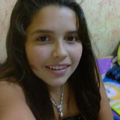 Laura Robles Photo 47
