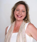 Lisa Hill Photo 15