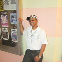 Dennis Sims Photo 9