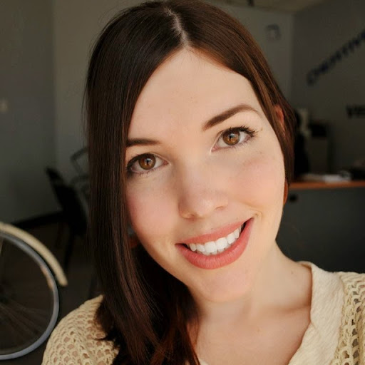 Laura Stewart Photo 33