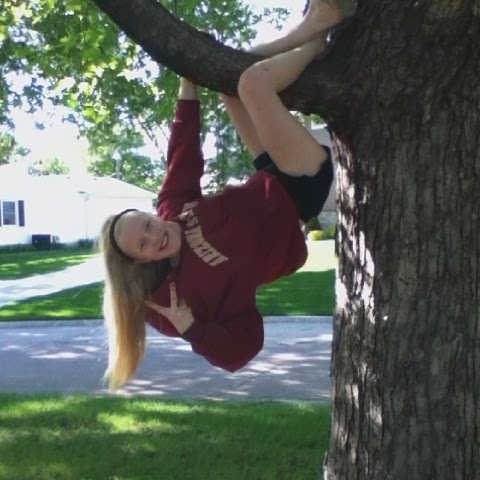 Nina Larson Photo 22