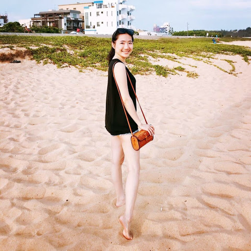 Rebecca Lin Photo 15