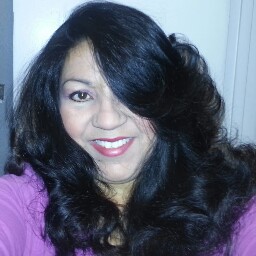Suzanne Gonzalez Photo 36