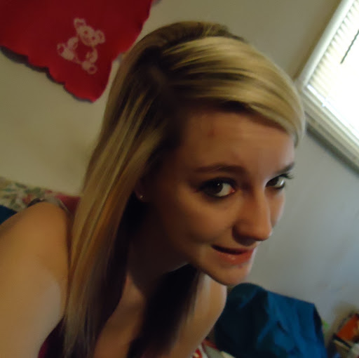 Emily Carnes Photo 28