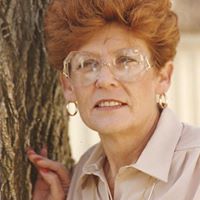 Paula Harmon Photo 23