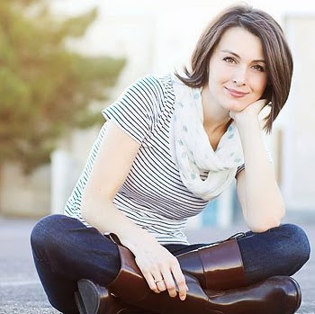 Kristie Young Photo 40