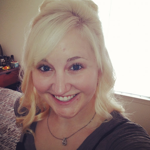 Amy Thomsen Photo 15