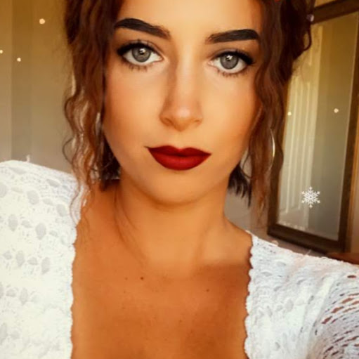 Hollie Russell Photo 9