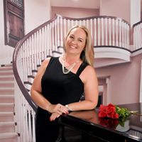 Connie Hudson Photo 15