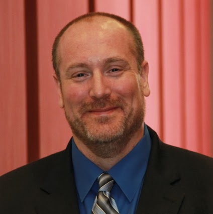 Derek Larson Photo 16