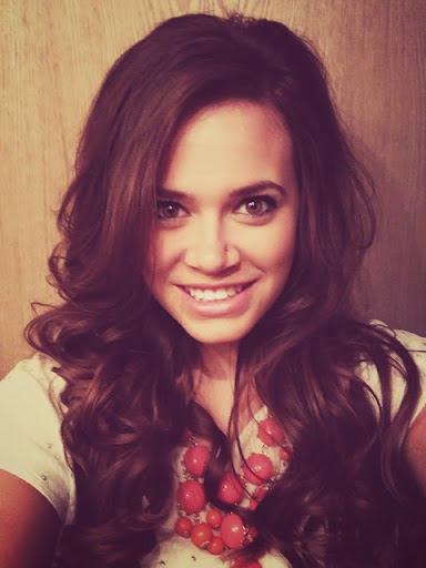 Danielle Cook Photo 39