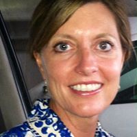 Elizabeth Redmond Photo 18