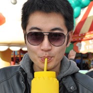 Yang Lu Photo 36