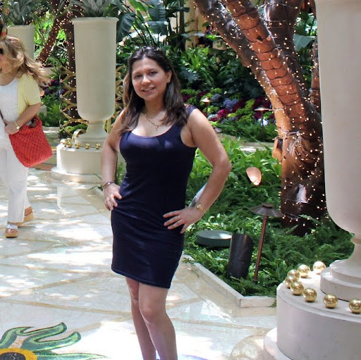 Johana Vega Photo 17