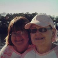 Heidi Holmes Photo 6