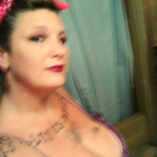 Suzanne Hall Photo 32