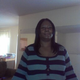 Tina Young Photo 9