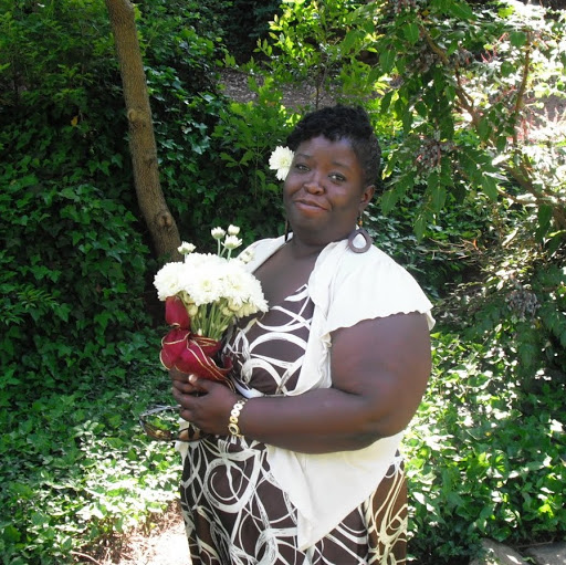 Tonya Holmes Photo 10