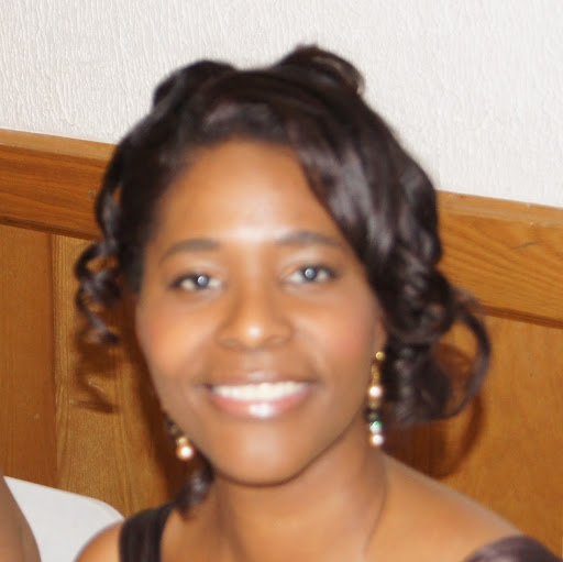 Carla Jones Photo 34