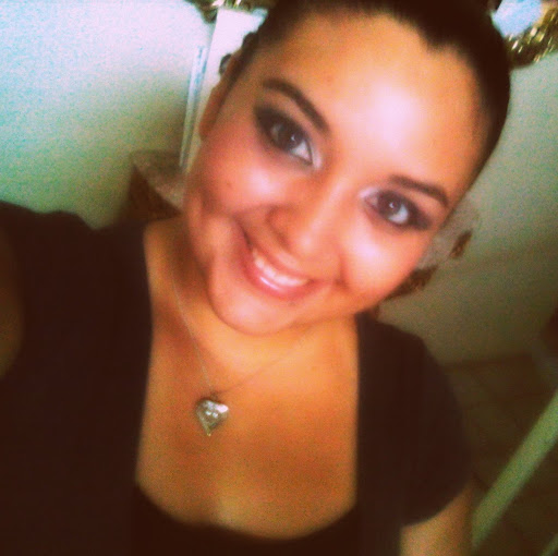 Elizabeth Diaz Photo 14
