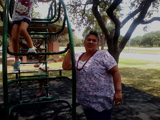 Linda Contreras Photo 27