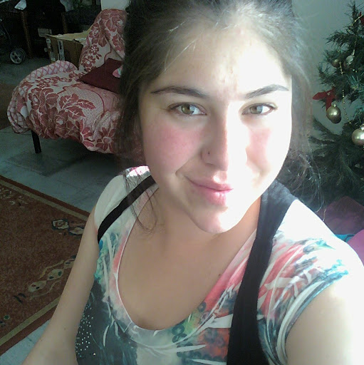 Paula Valdivia Photo 8