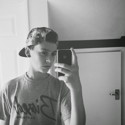 Lewis Johnson Photo 4