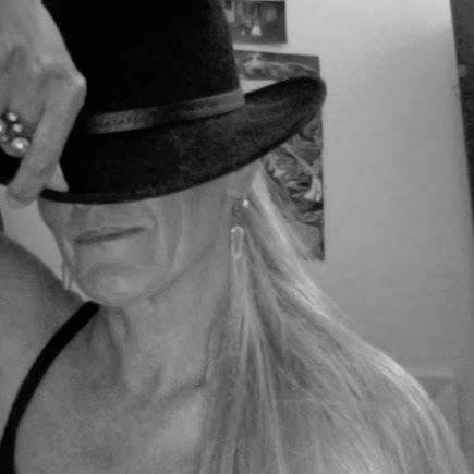 Ruth Gordon Photo 18