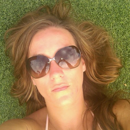 Sara Clancy Photo 16