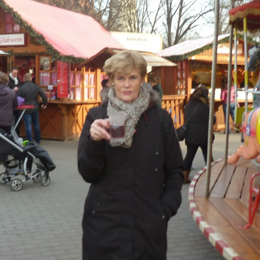 Christina Travers Photo 27