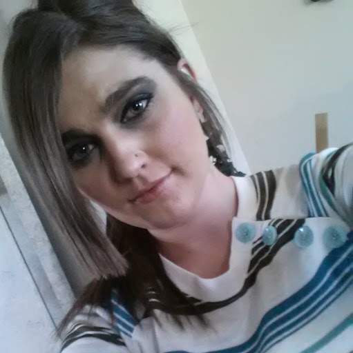Jennifer Perrine Photo 9