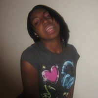 Lucy Strong Photo 19
