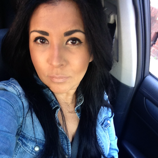 Debora Castillo Photo 6