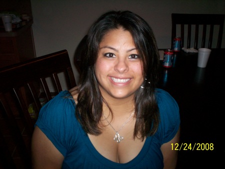 Emily Gonzalez Photo 7
