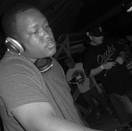 Stuart Holmes Photo 7