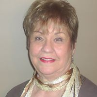 Julia Webster Photo 3
