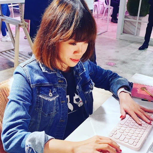 Kelly Wu Photo 12