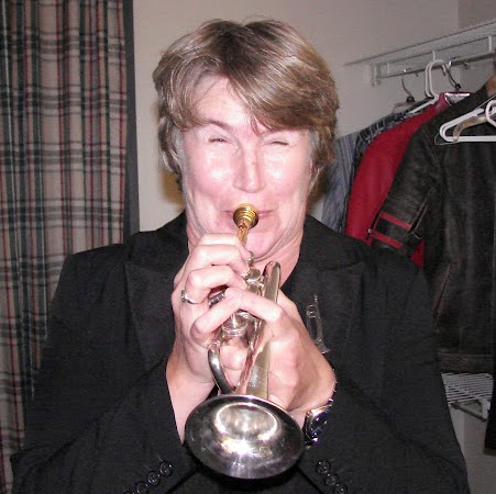 Julie Lees Photo 25