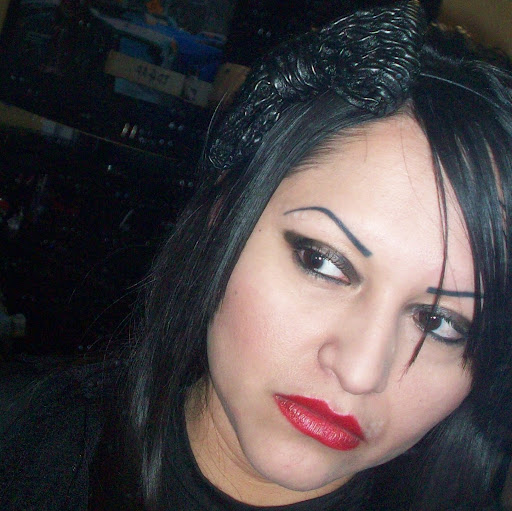 Helen Escobar Photo 27
