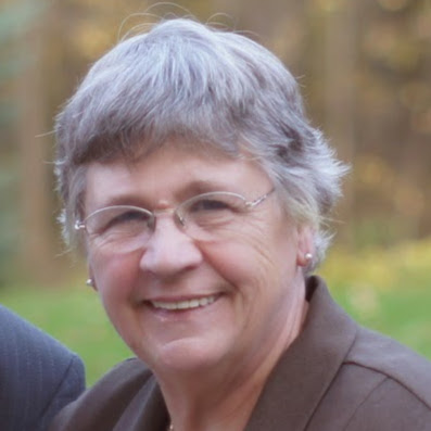 Mary Devries Photo 30