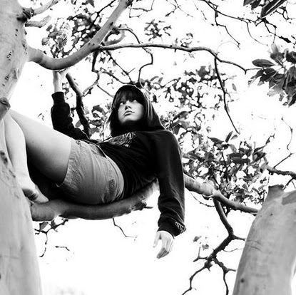 Elizabeth Blake Photo 10