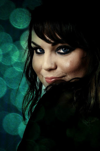 Michelle Savage Photo 46