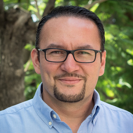 Alejandro Ruiz Photo 5