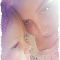 Leah Rowlands Photo 11