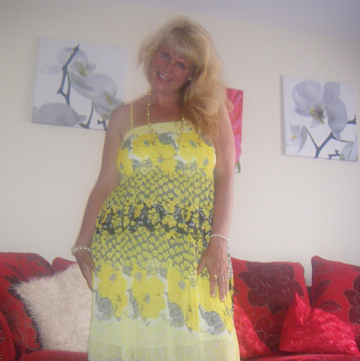 Nicola Allen Photo 13