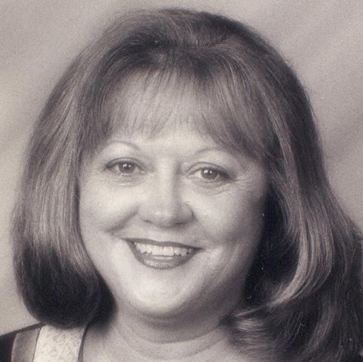 Joyce Dean Photo 6