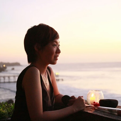 Cynthia Li Photo 38