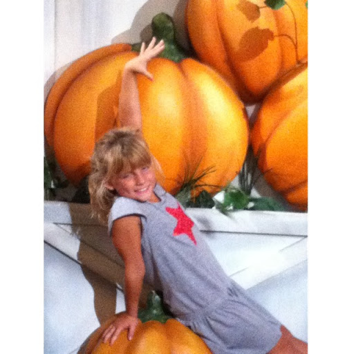 Kristen Steele Photo 29